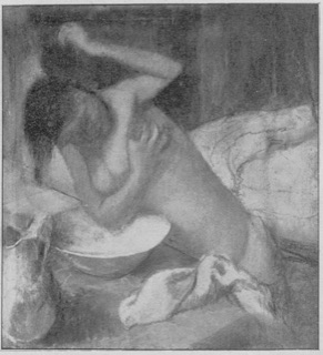 Femme s'épongeant la poitrine