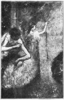 Danseuse rajustant l'épaulette de son corsage.