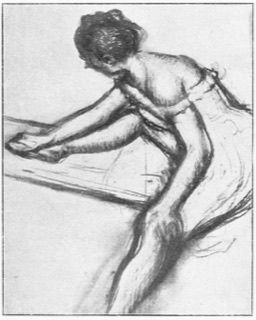 Danseuse assise, vue de profil