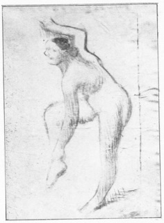 Femme nue debout, vue de profil, la jambe droite levée.