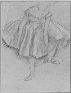 Danseuse rajustant son chausson