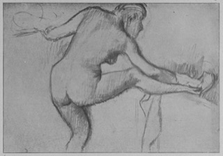 Femme s'essuyant après le bain
